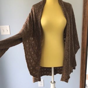 Brown/tan shrug